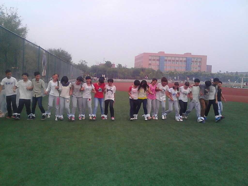 室外培训中的宣传部成员们