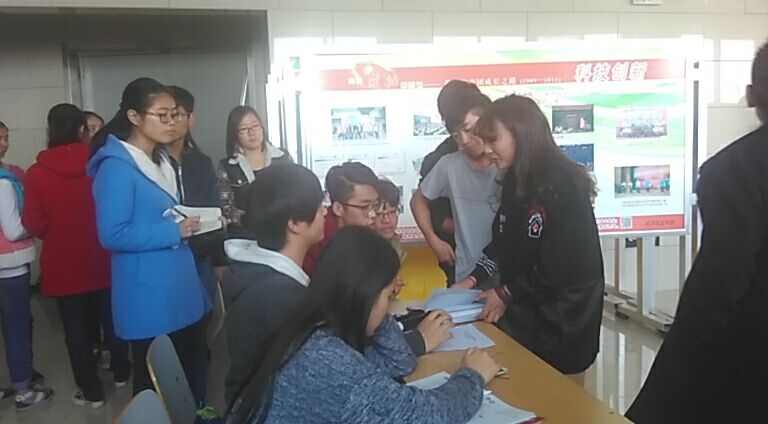 评委指出不足与提出建议